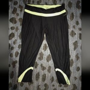 Avia athletic Capri leggings sz M